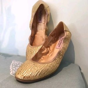Juicy Couture  Ballet  Flats Gold metallic shoes 7